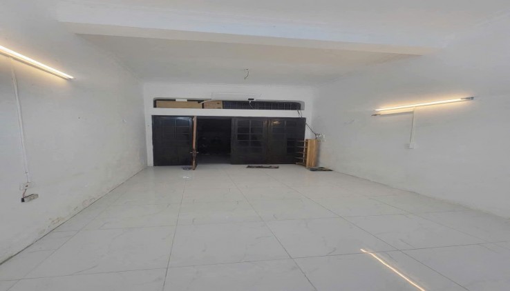 Cho thuê nhà nguyên căn ngõ 162 Đông Thiên, chỉ 6 Triệu, 80m2 (có khoảng sân rộng) 2 ngủ